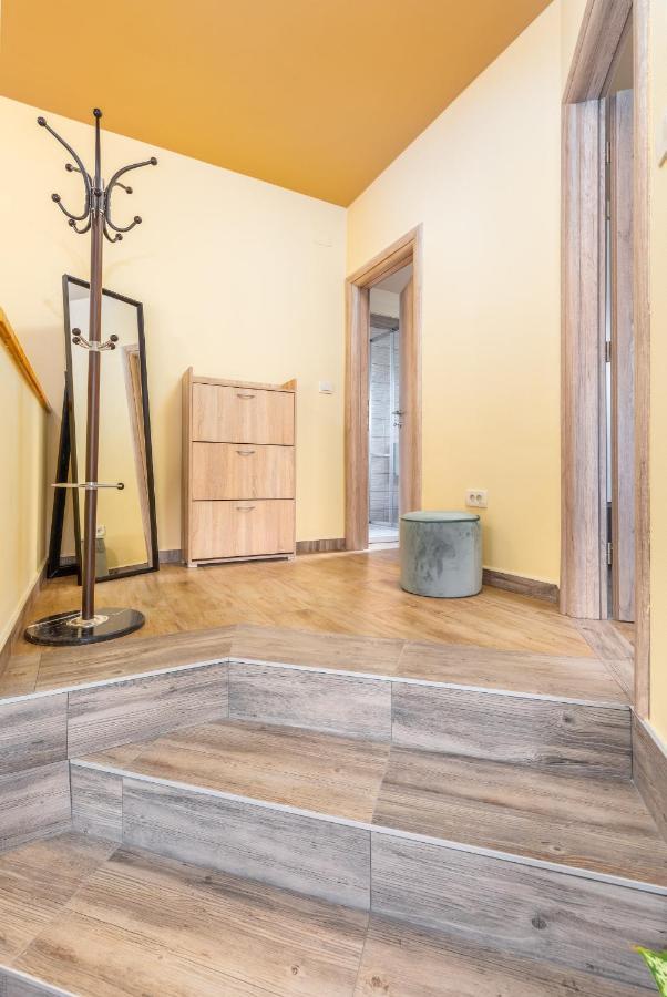 Apartmani Monte Pula Zewnętrze zdjęcie