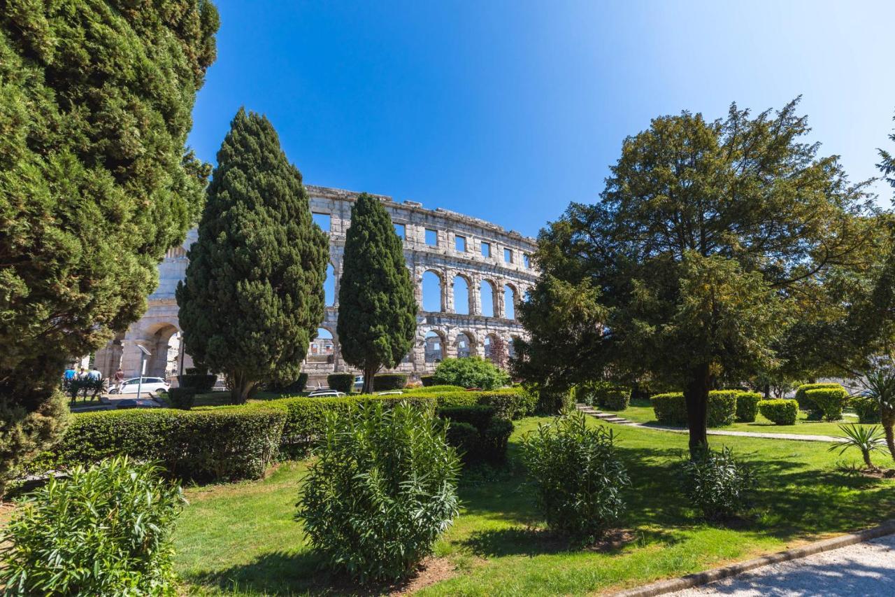 Apartmani Monte Pula Zewnętrze zdjęcie