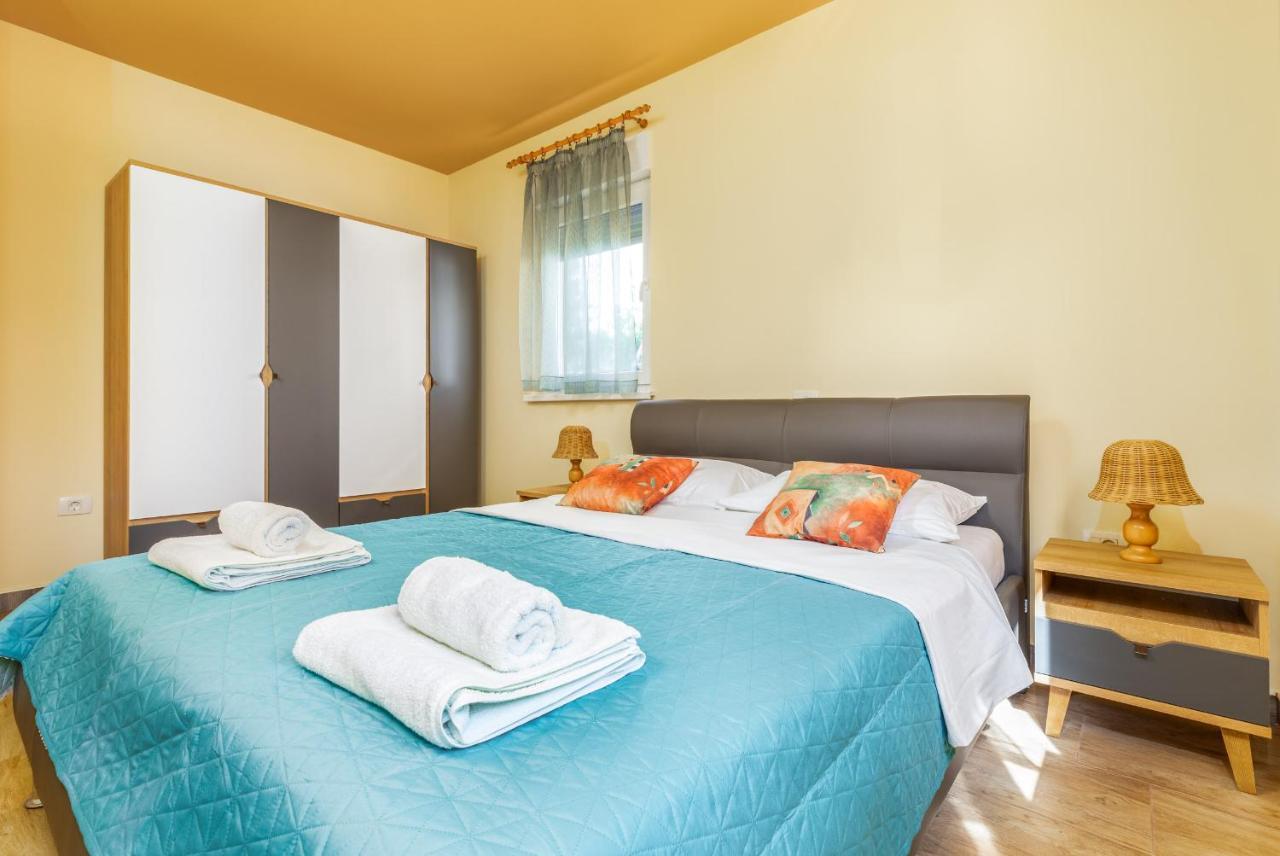 Apartmani Monte Pula Zewnętrze zdjęcie